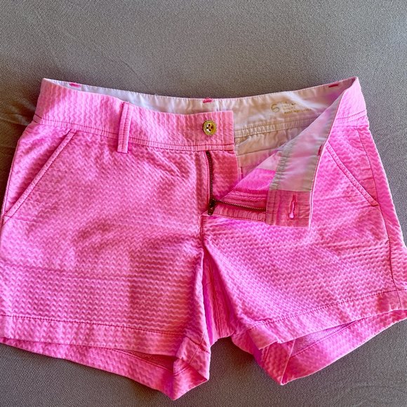 Lilly Pulitzer. Callahan shorts size 6. Color Pink - Picture 3 of 11